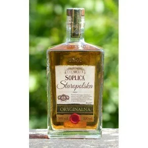 Photo en extérieur : Bouteille Soplica Staropolska Oryginalna ambrée 70 cl