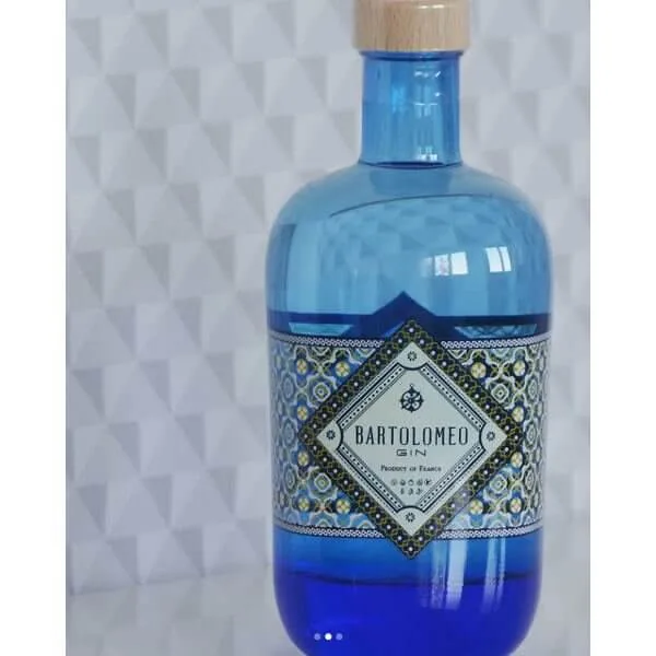 Bartolomeo Gin : Bouteille avec fond à motifs