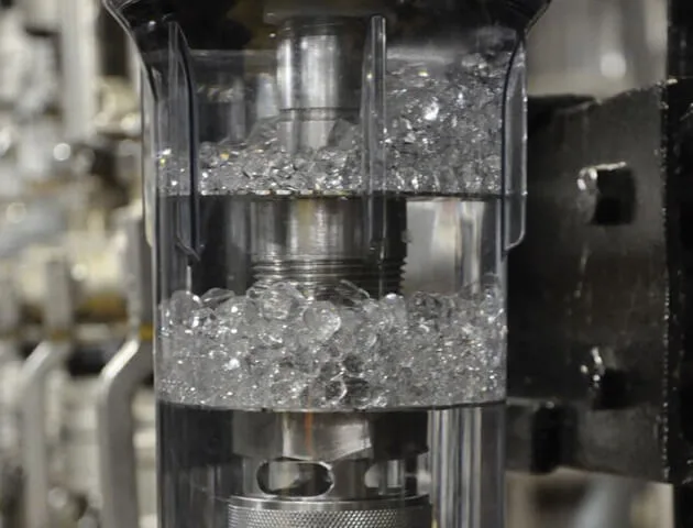 La vodka Crystal Head est filtrée dans des cristaux de quartz