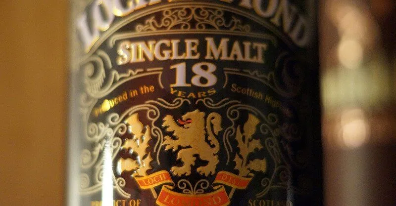 Étiquette d'un whisky 18 ans d'âge